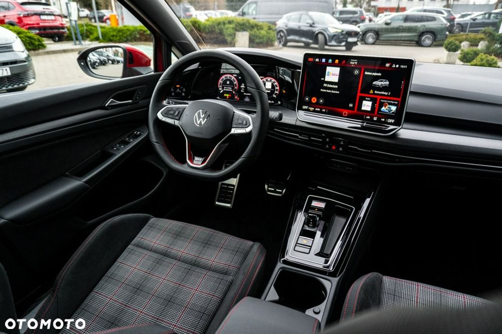 Volkswagen Golf - 24