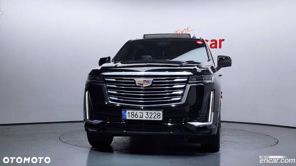 Cadillac Escalade - 2