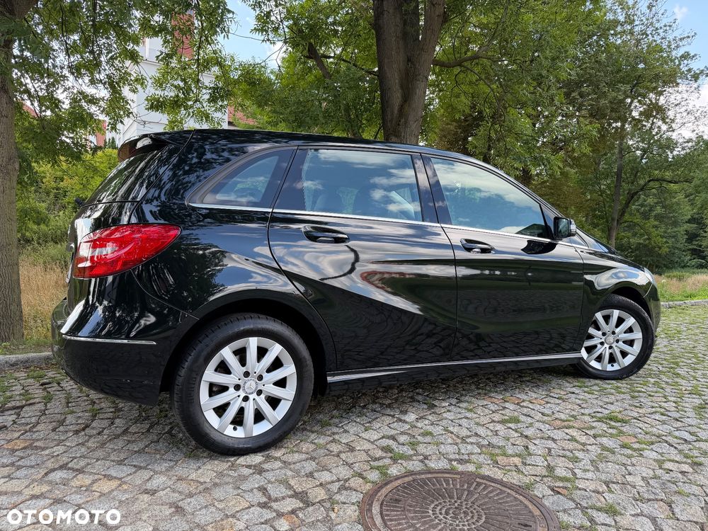 Mercedes-Benz Klasa B 180 d Peak Edition - 18