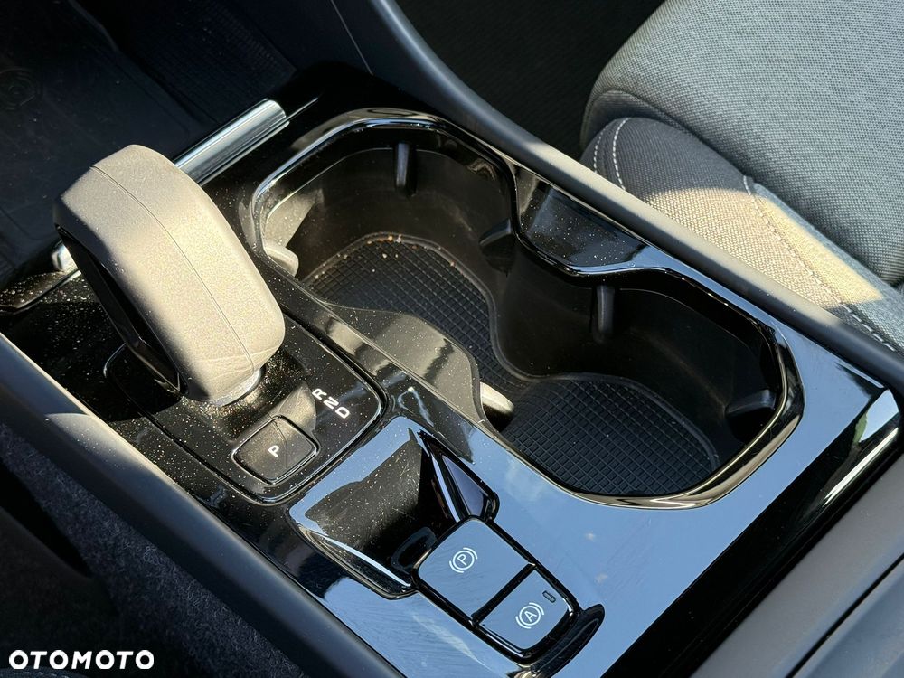 Volvo XC 40 B3 Plus Dark - 18