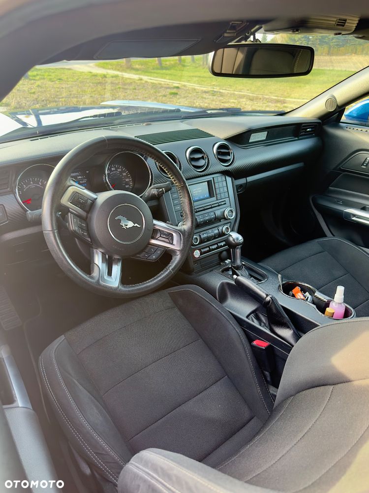 Ford Mustang 3.7 V6 - 6