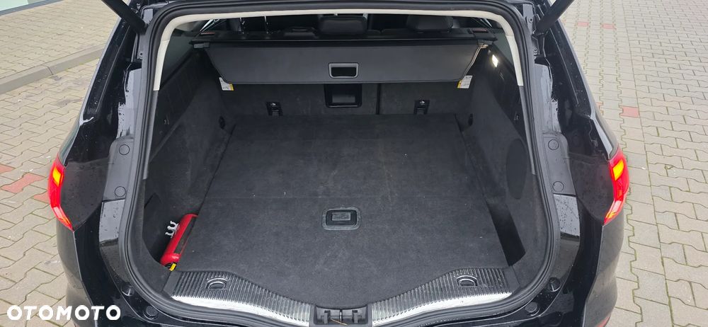 Ford Mondeo 2.0 EcoBlue Titanium - 25