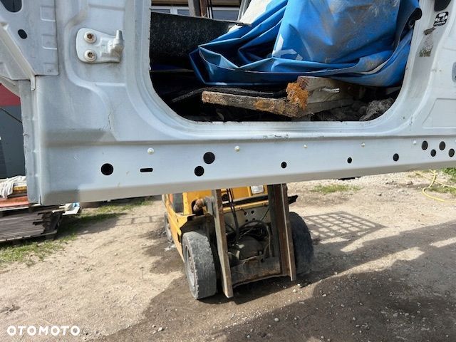 LAND ROVER DISCOVERT III IV próg słupek LEWY - 2