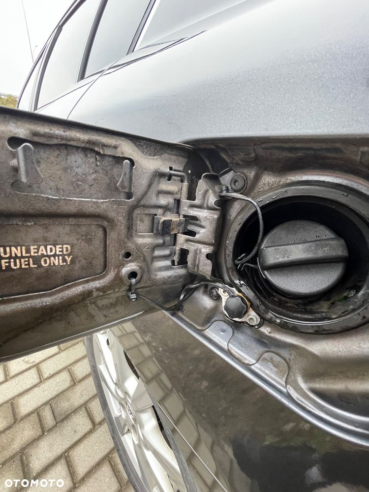 Toyota Avensis 2.0 Premium EU5 MS - 11