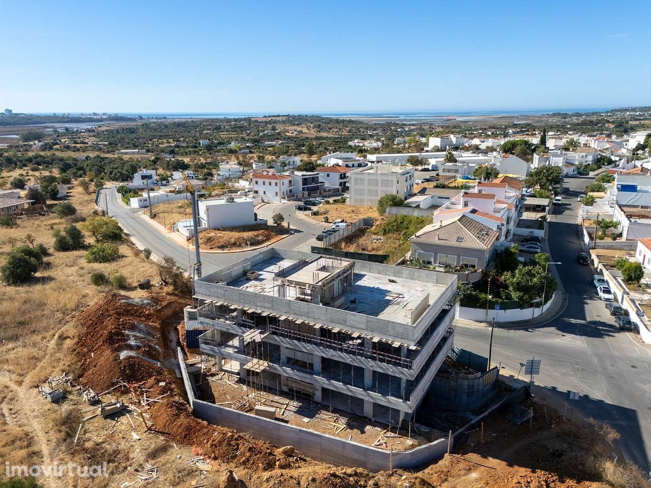 APARTAMENTOS NOVOS T3 COM GARAGEM EM CONSTRUÇÃO NA MEXILHOEIRA GRANDE - Grande imagem: 5/9