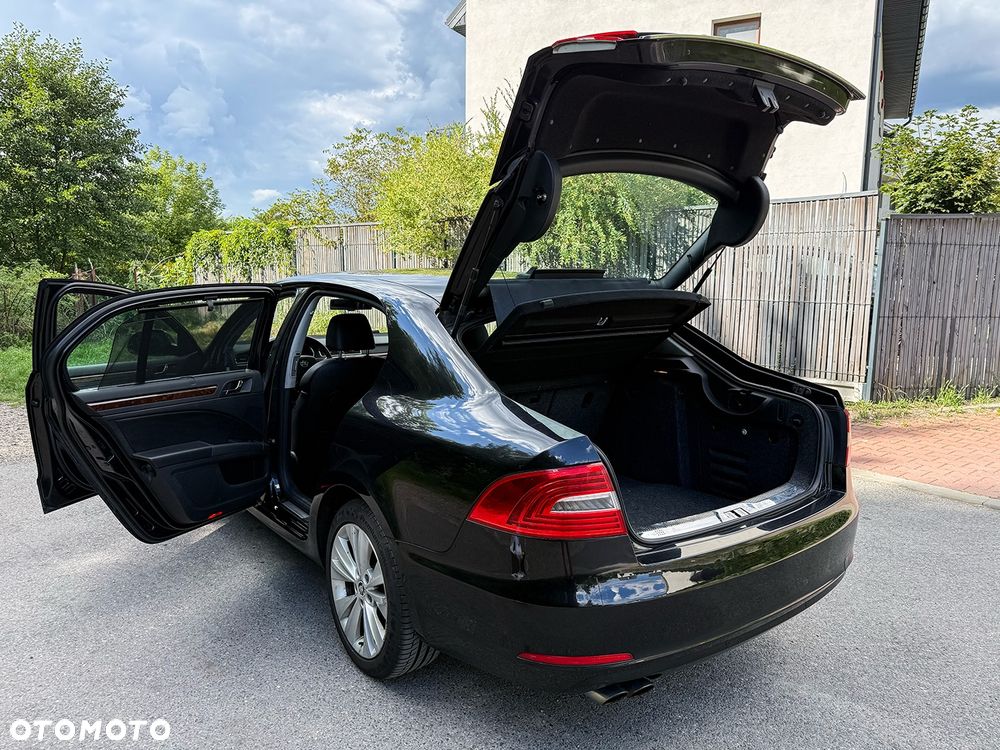 Skoda Superb 2.0 TDI Elegance - 8