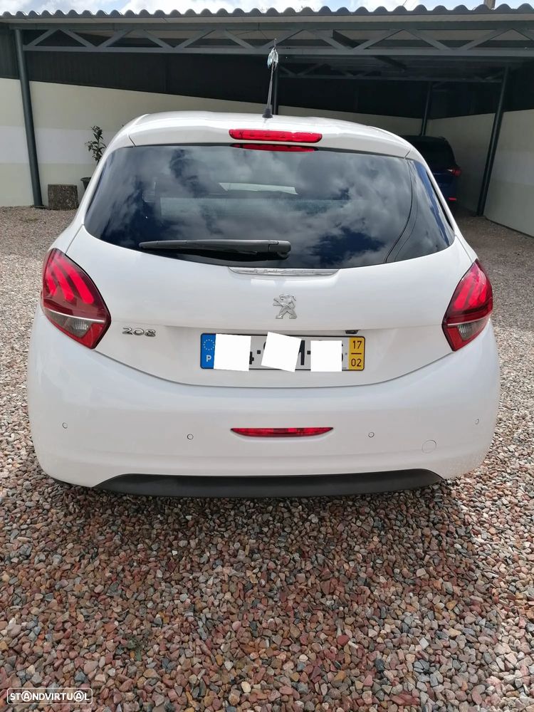 Peugeot 208 - 3