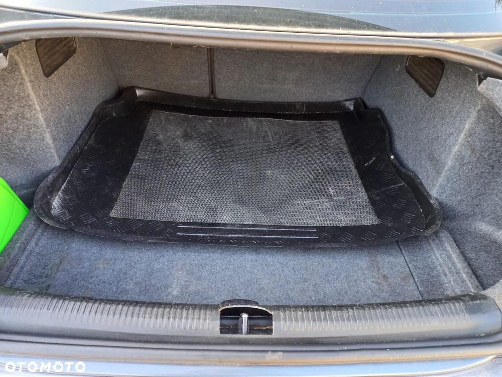 Audi A4 Limousine - 11