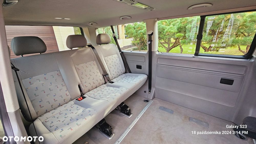 Volkswagen Caravelle - 22