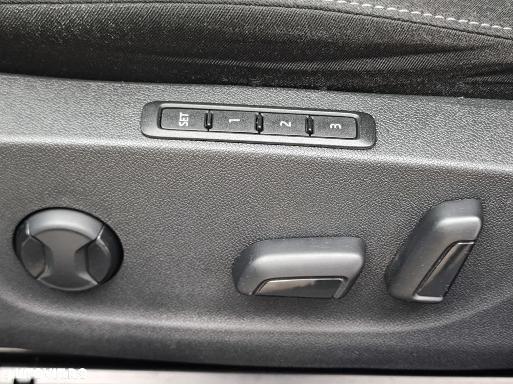 Skoda Octavia Combi Diesel 2.0 TDI Ambition - 14