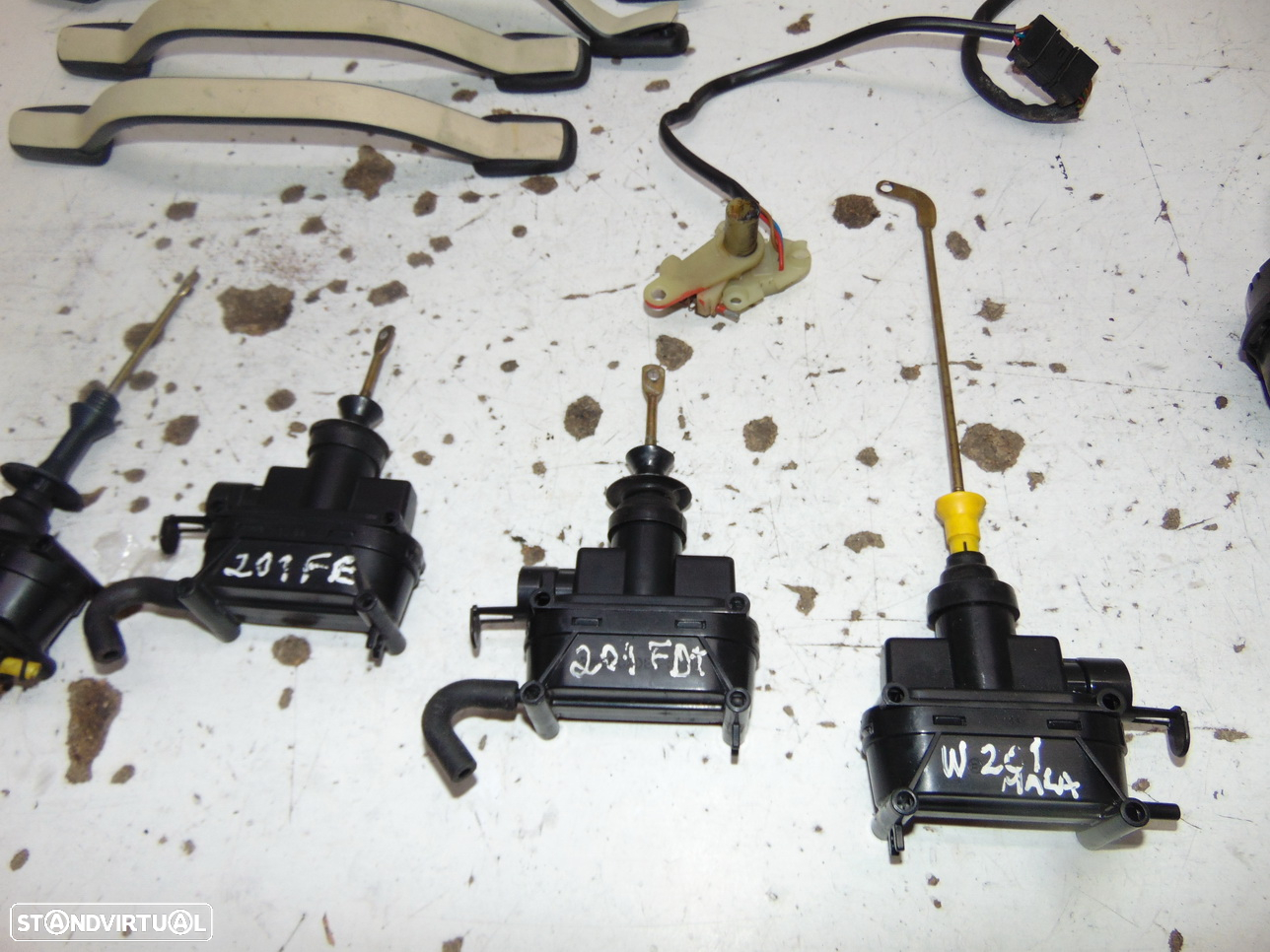 Mercedes W201/190 pegas de mão/Pistolas - 4