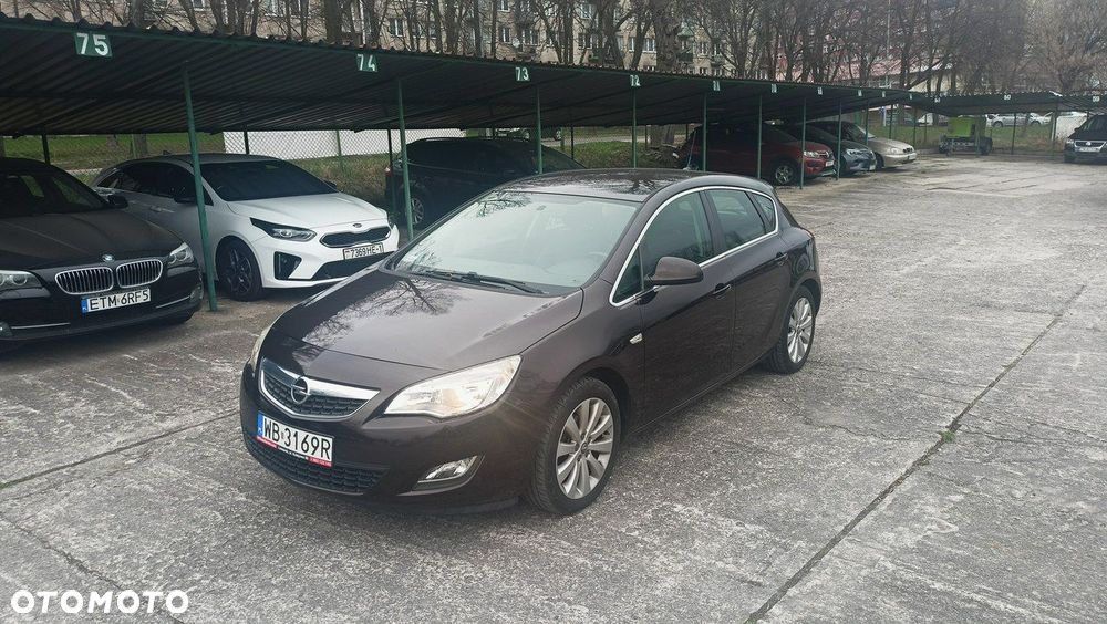 Opel Astra 1.4 T Executive - 16
