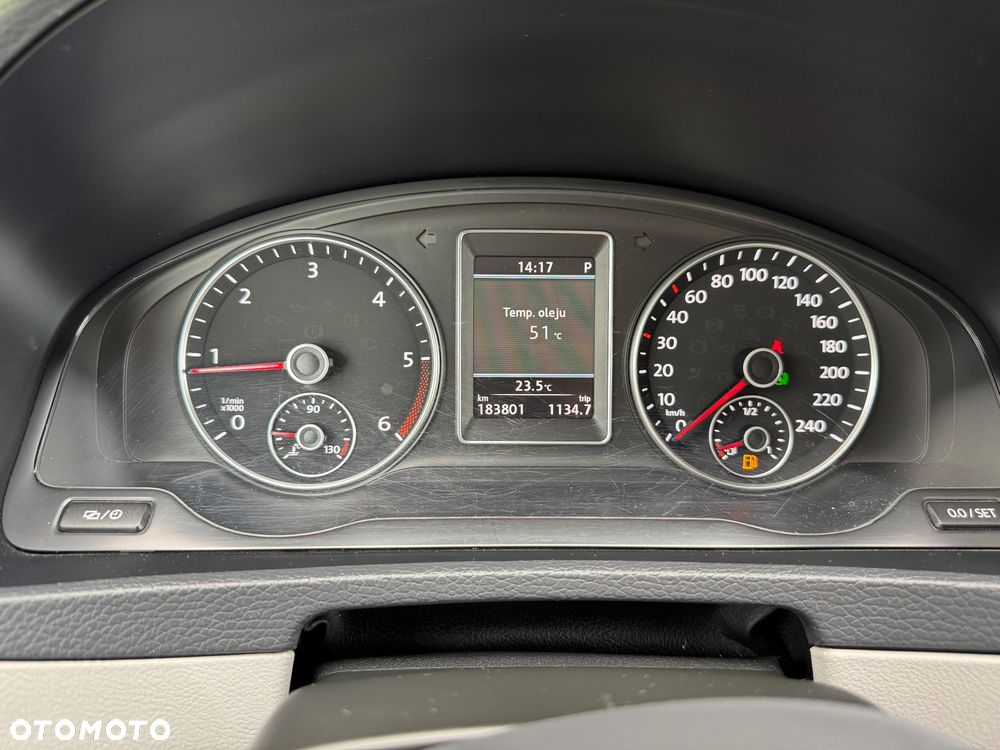 Volkswagen Multivan - 13