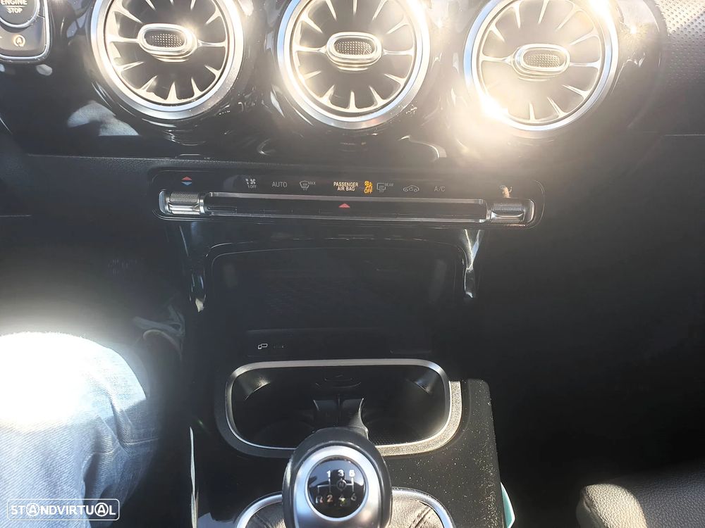 Mercedes-Benz CLA 180 d Progressive - 24