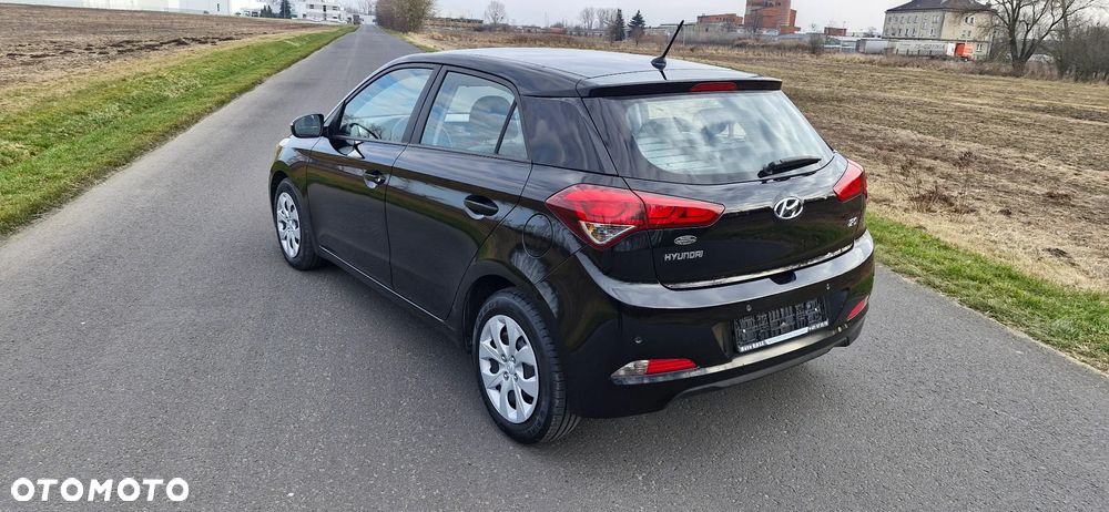 Hyundai i20 1.1 CRDi BlueDrive Comfort - 6