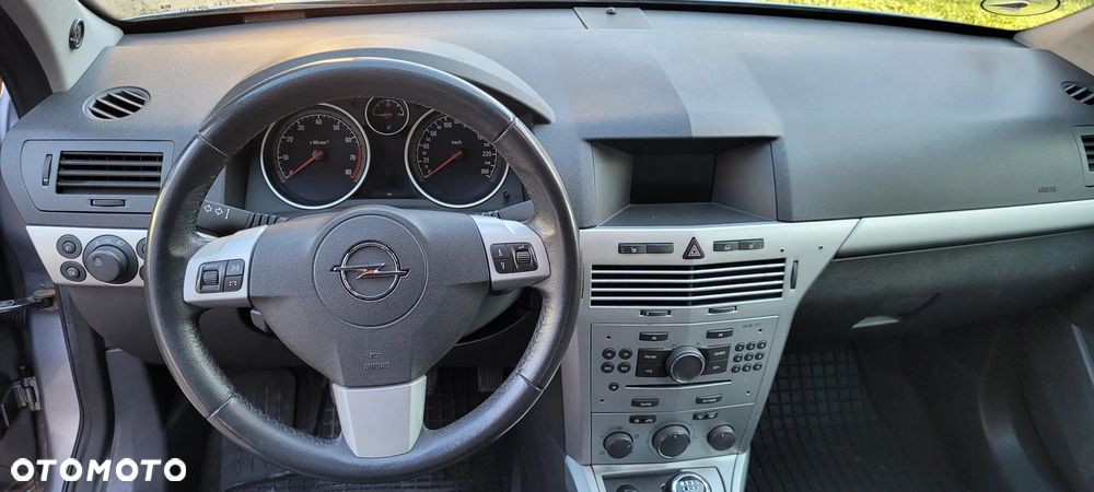 Opel Astra - 25