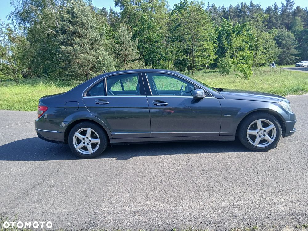 Mercedes-Benz Klasa C 180 CGI Automatik BlueEFFICIENCY Avantgarde - 3
