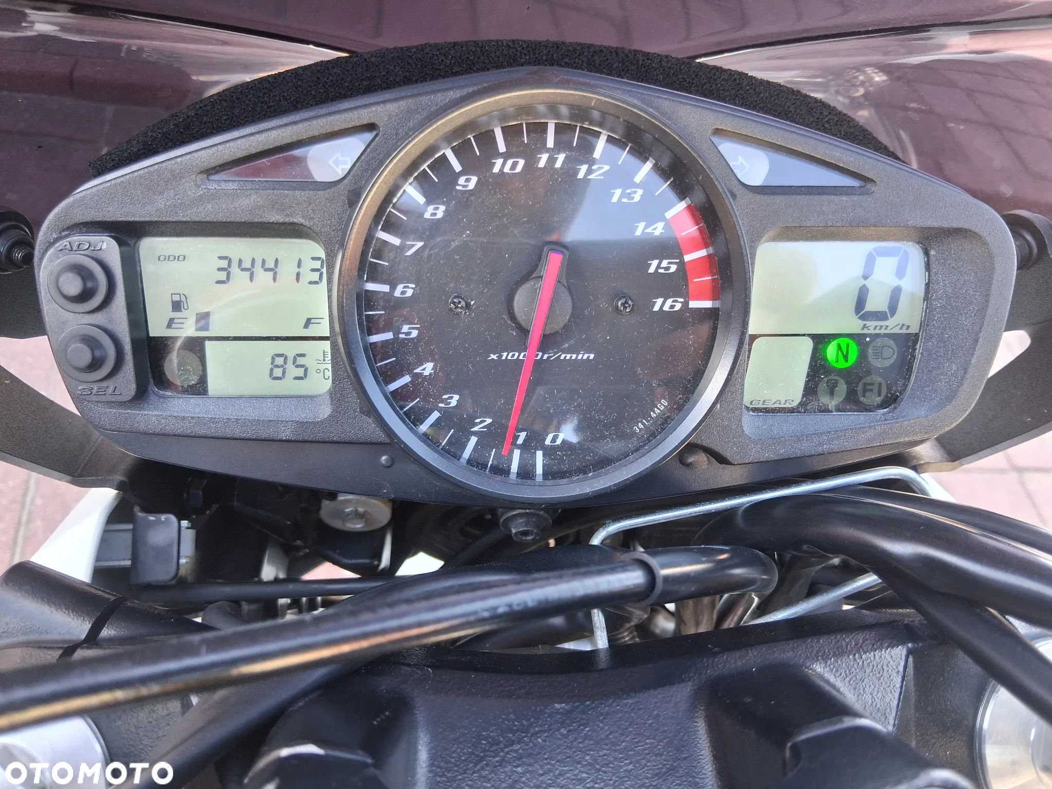 Suzuki GSR - 7