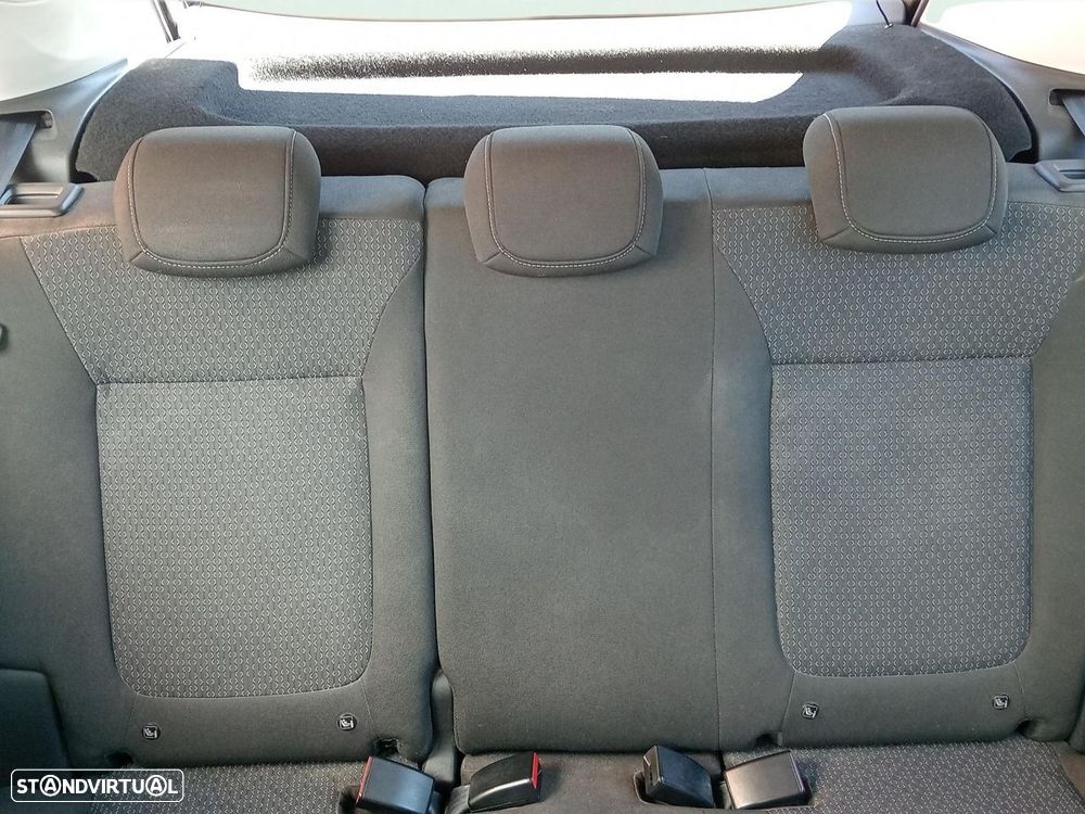 Opel Crossland X - 16