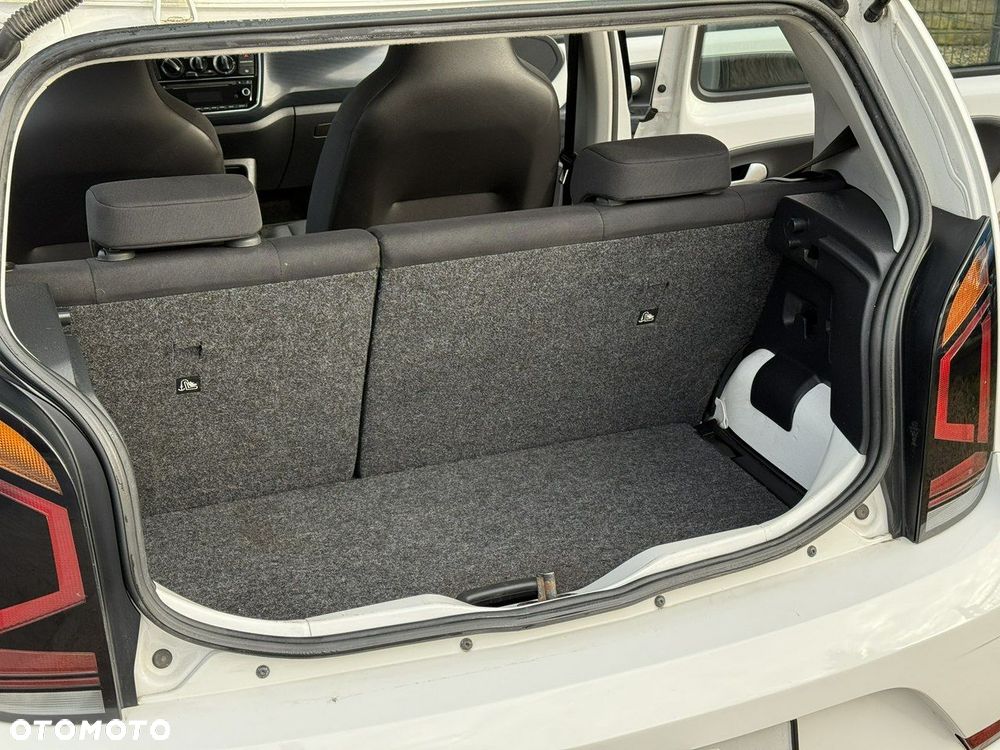 Volkswagen up! 1.0 White Style - 24