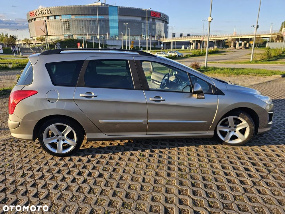 Peugeot 308 - 1