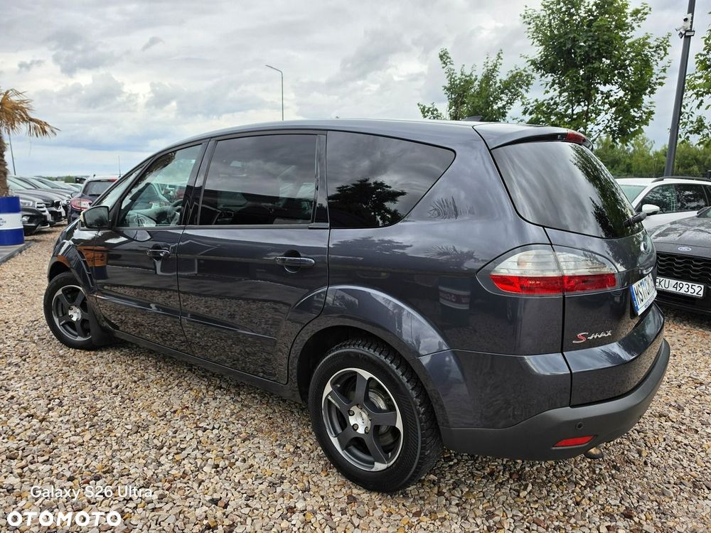 Ford S-Max - 12
