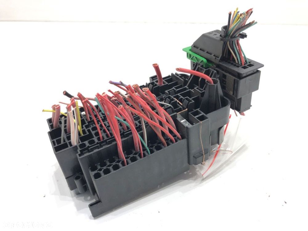 SKRZYNKA BEZPIECZNIKÓW - 49.00 PLN - RENAULT MEGANE III Grandtour (KZ0/1) 2008 - 2022 1.5 dCi - 3