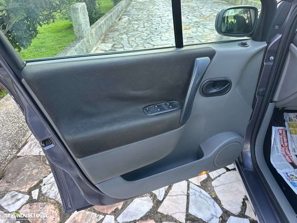 Renault Scénic 1.5 dCi Expression - 10