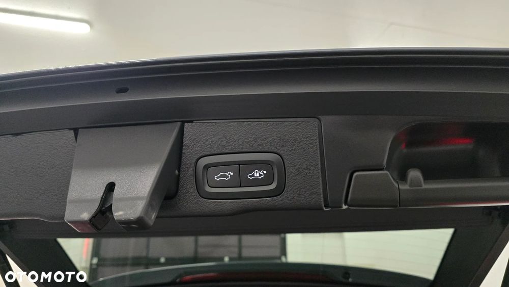 Volvo XC 60 B4 D Plus Dark - 13