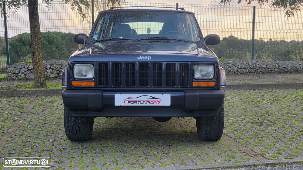 Jeep Cherokee 2.5 TD Sport Oficial - 2