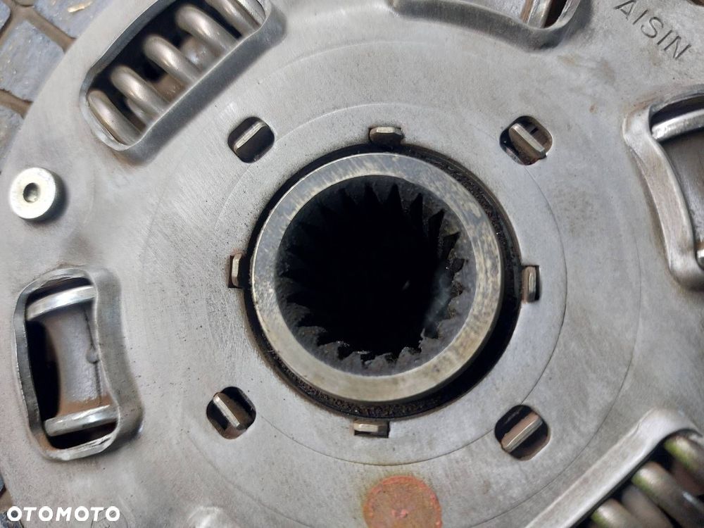 SPRZĘGŁO TARCZA + DOCISK + ŁOŻYSKO OPOROWE TOYOTA YARIS I 1.4 D4D - 4