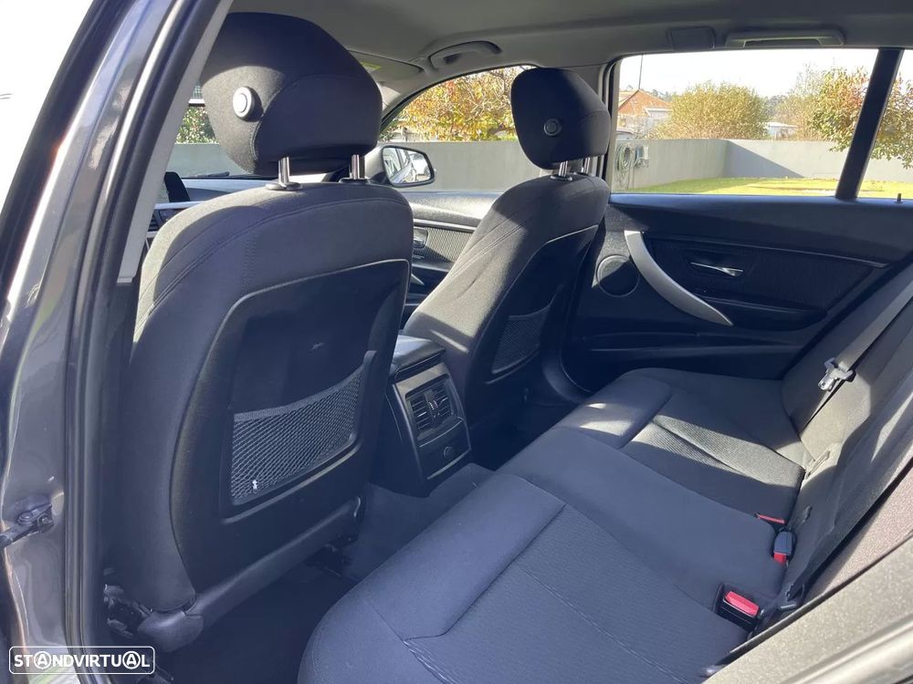 BMW 320 d Touring Sport Line - 43