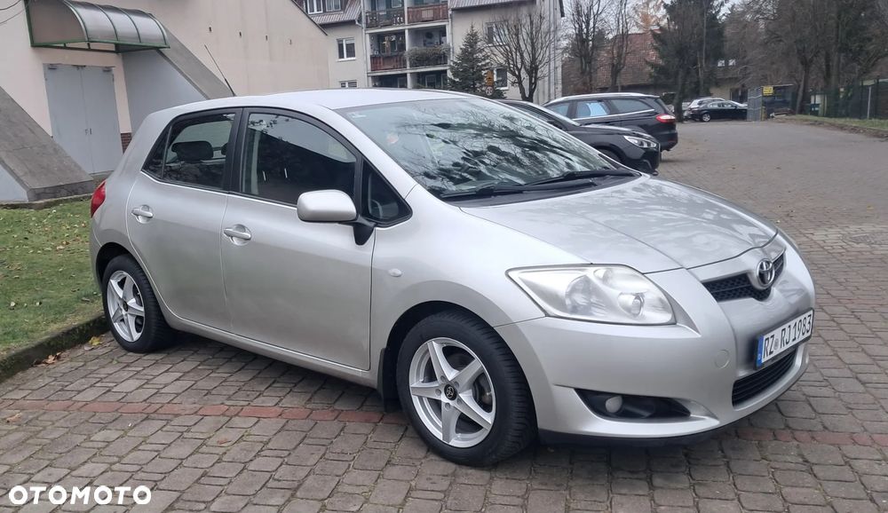 Toyota Auris 1.6 VVT-i Executive - 5