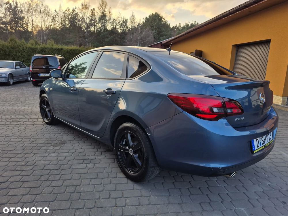Opel Astra 1.6 Edition Plus - 8
