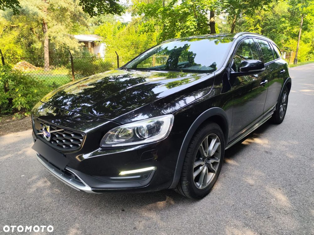 Volvo V60 Cross Country - 1