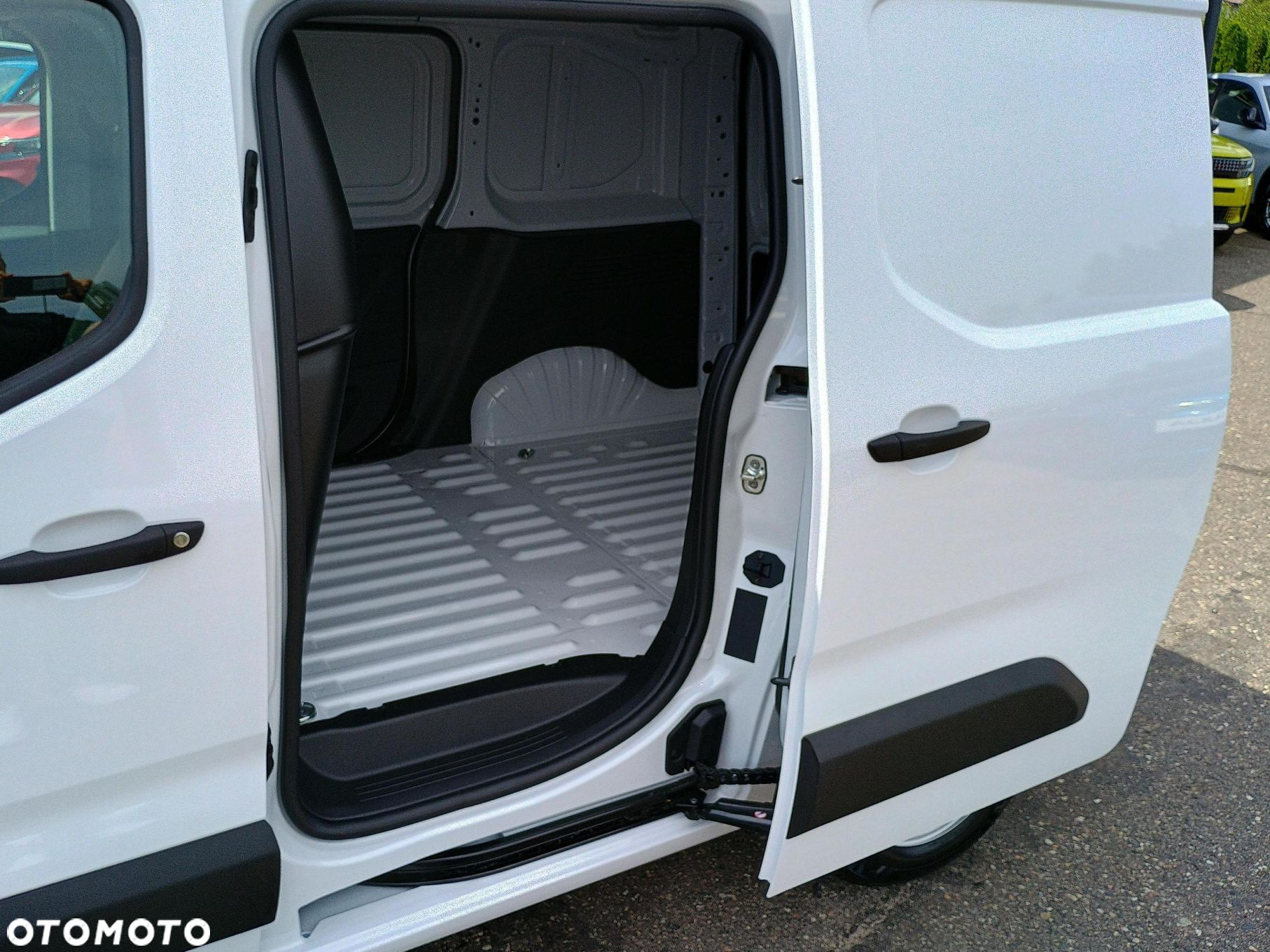 Fiat Doblo Cargo/Van - 11