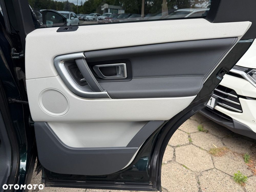Land Rover Discovery Sport - 11