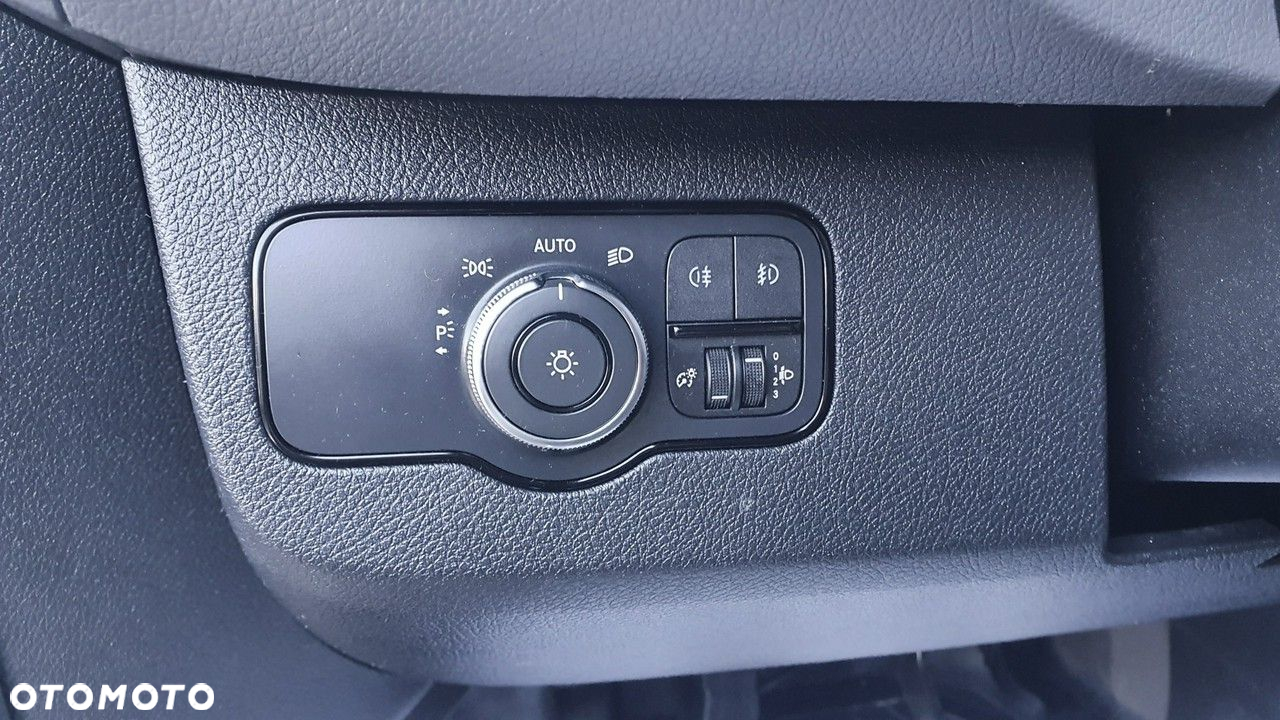 Mercedes-Benz Sprinter - 40