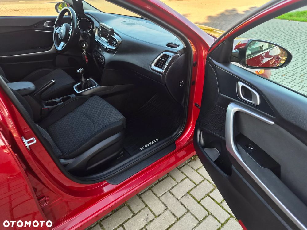 Kia Ceed 1.4 CVVT Dream Team Edition - 14