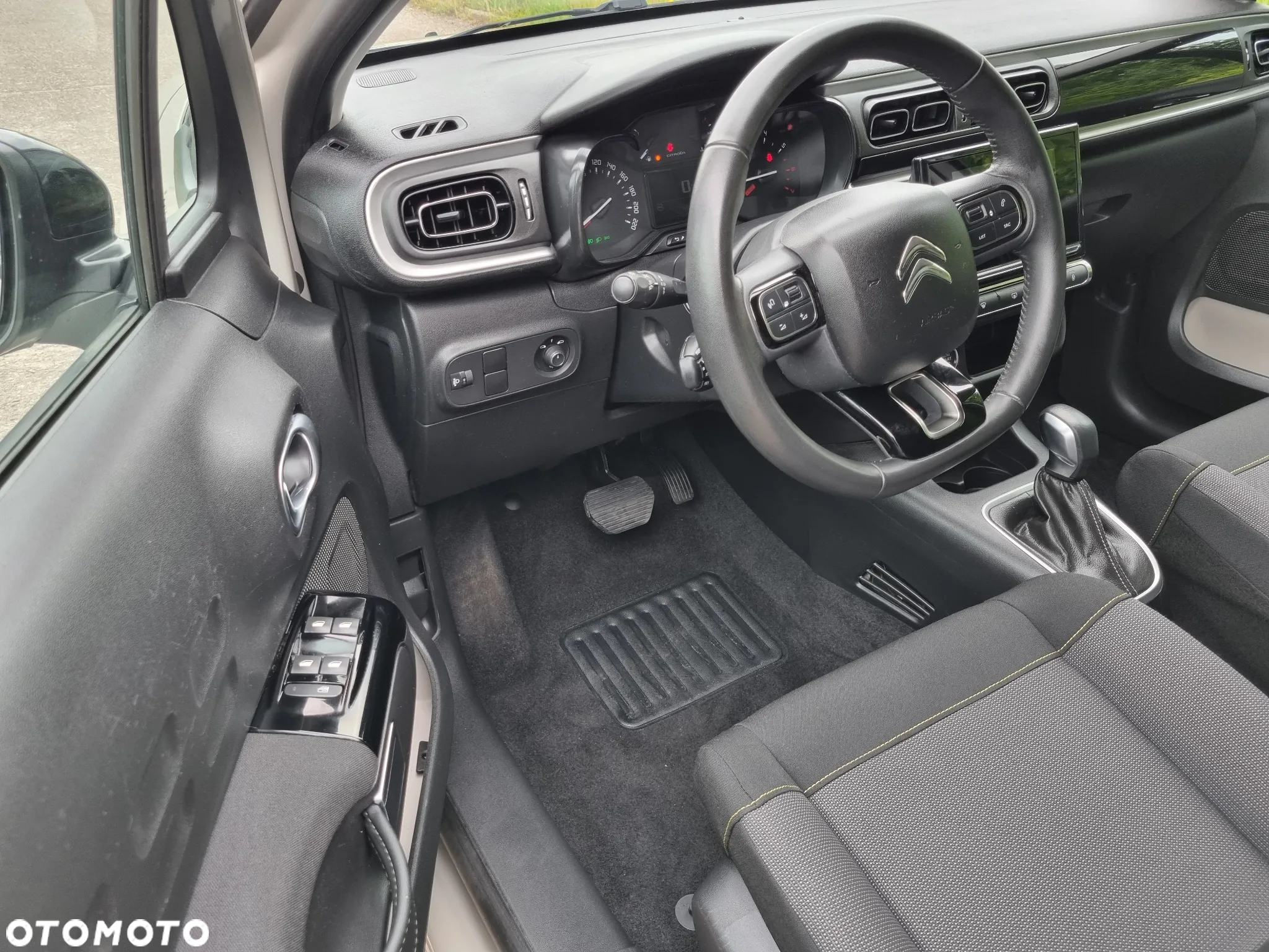 Citroën C3 Pure Tech 110 S&S EAT6 SHINE - 20