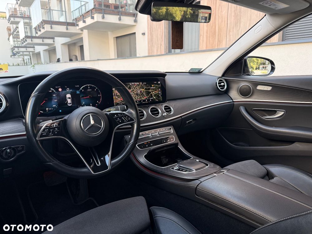 Mercedes-Benz Klasa E 220 d AMG - 28