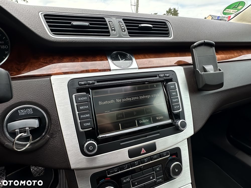Volkswagen Passat 2.0 TDI Highline - 24
