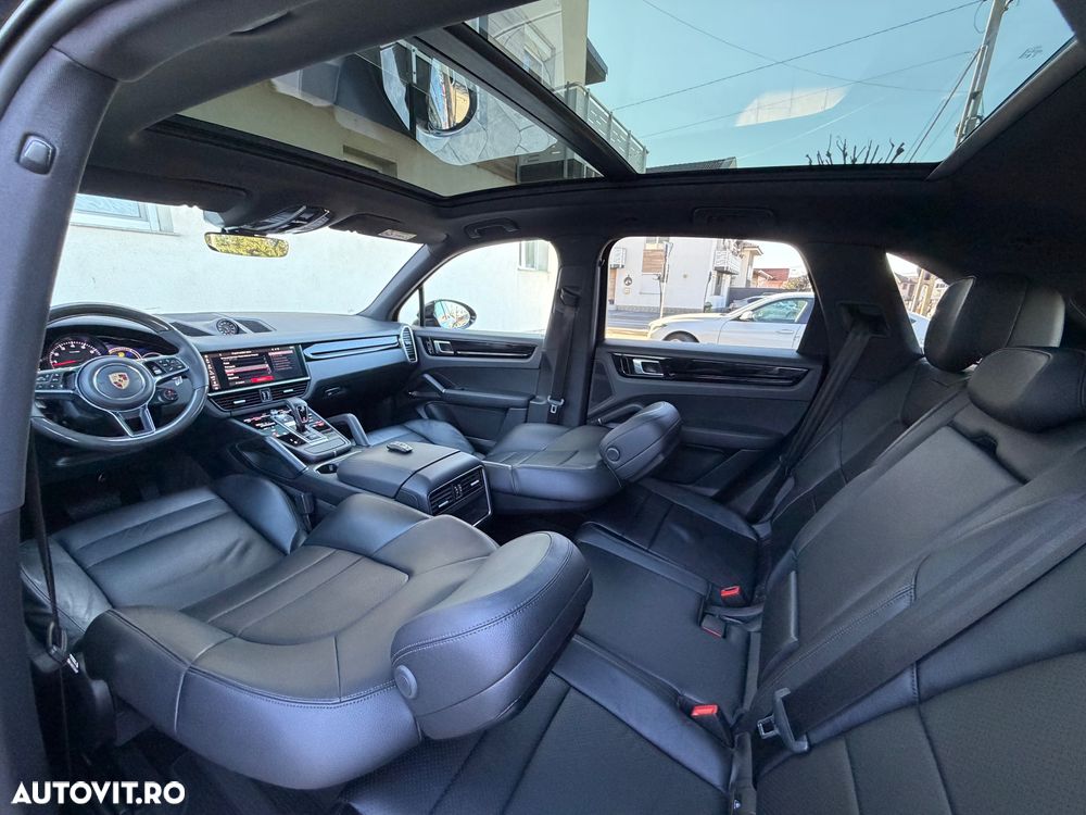 Porsche Cayenne - 17