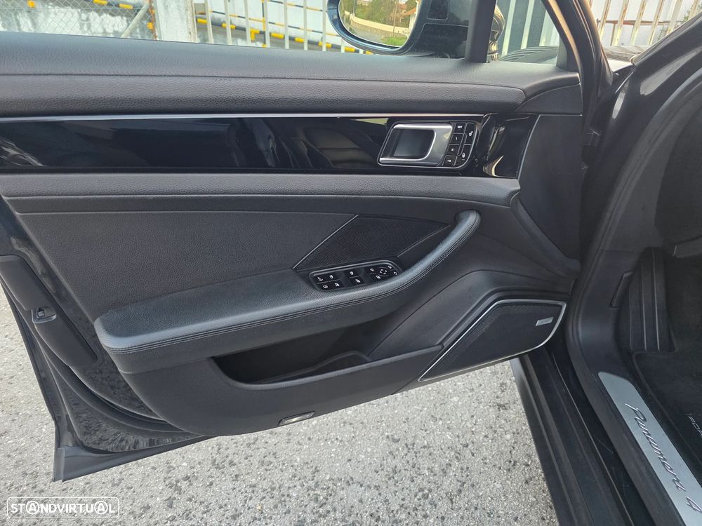 Porsche Panamera 4 E-Hybrid Executive - 30