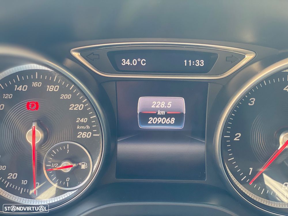 Mercedes-Benz CLA 180 d Shooting Brake Urban - 23