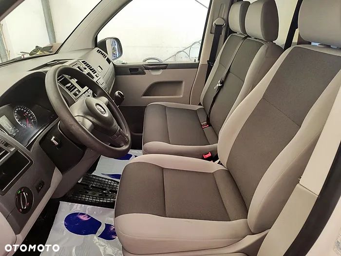 Volkswagen Caravelle - 23