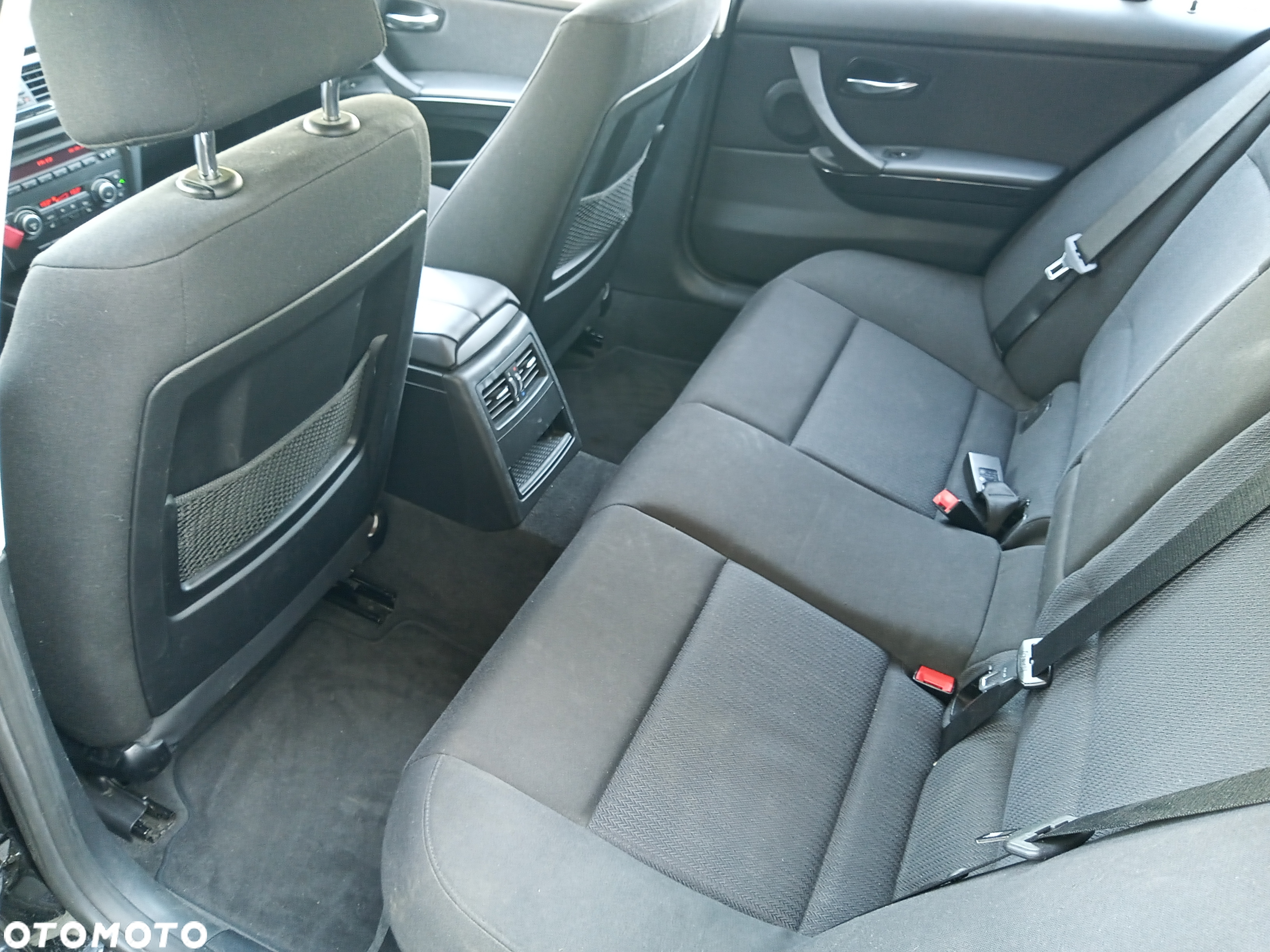 BMW Seria 3 318d DPF Touring - 9