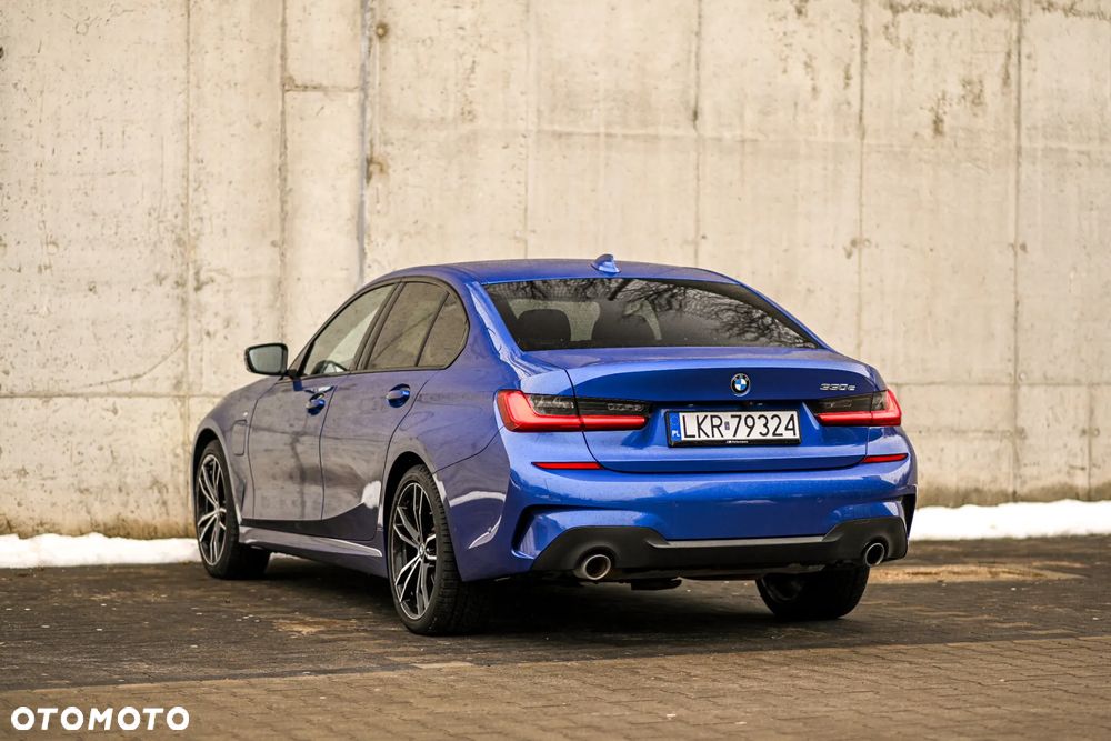 BMW Seria 3 330e M Sport - 18