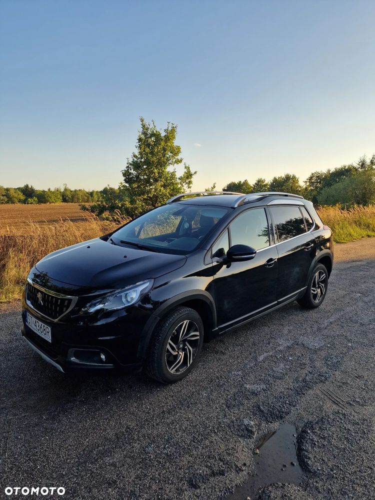 Peugeot 2008 1.2 Pure Tech GPF Allure S&S EAT6 - 1