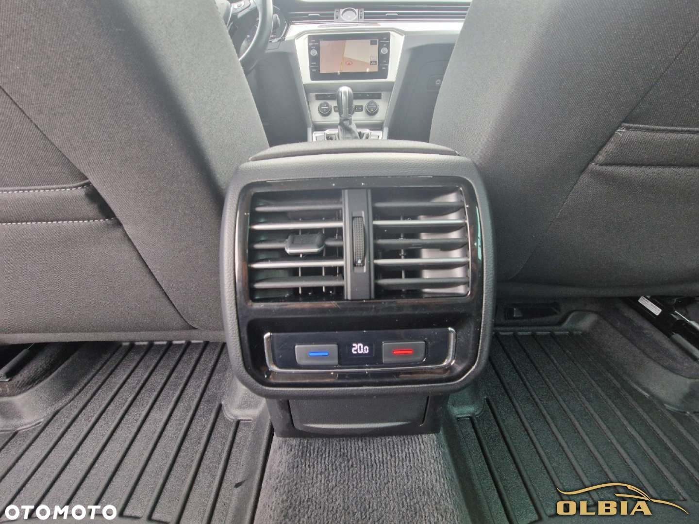 Volkswagen Passat - 19